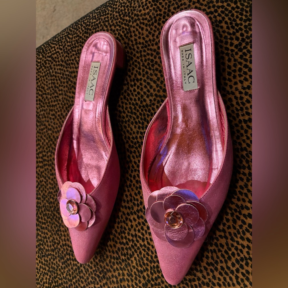 Like new! Worn once! Fabulous pink Isaac Mizrahi leather mules!
